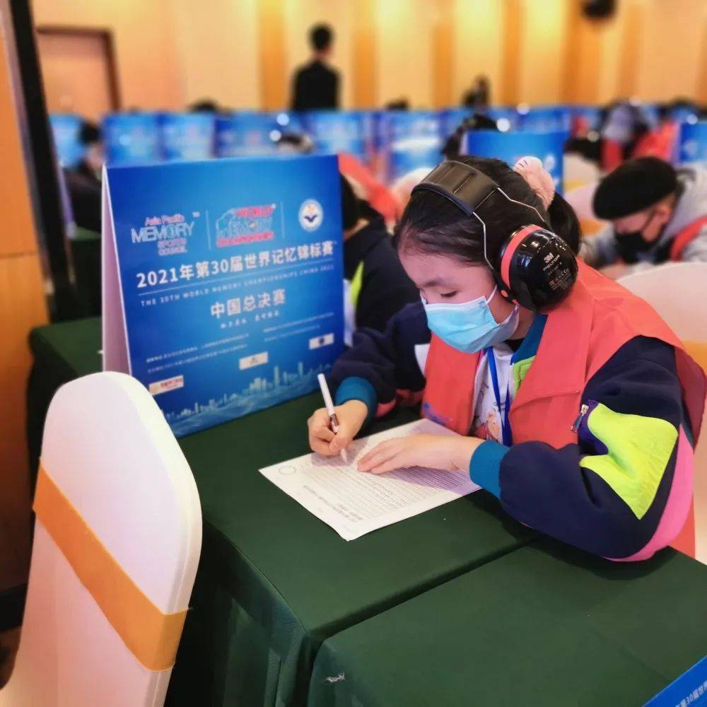 里程碑夜！金州勇士完成体检，社区盾冲刺阶段刷纪录，赛场秩序良好，训练强度明显提升的简单介绍